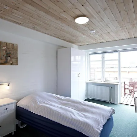 Aparthotel City 2*