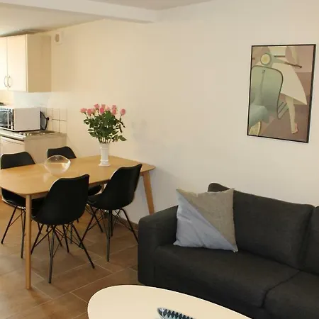 City Aparthotel 2*